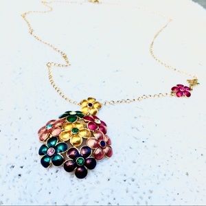 NWOT Giant flower pendant necklace🌺